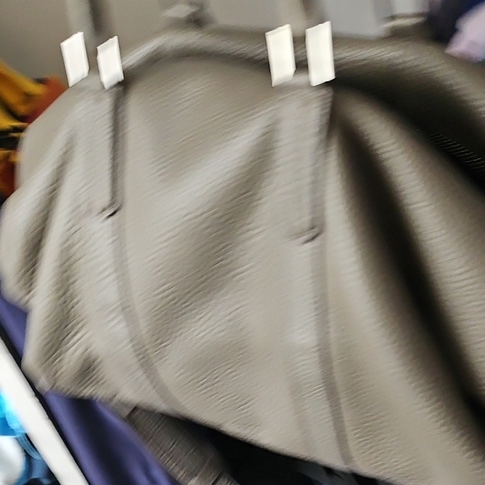 Uri Minkoff Gray Leather Duffel Bag with Spacious Interior - Picture 8 of 9